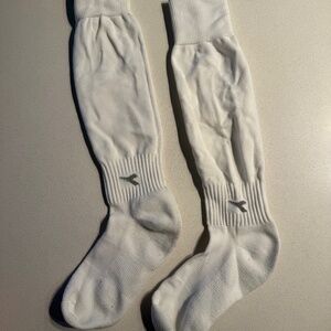 Diadora White Volleyball/Soccer Knee-High Socks — Women’s Size 6–10